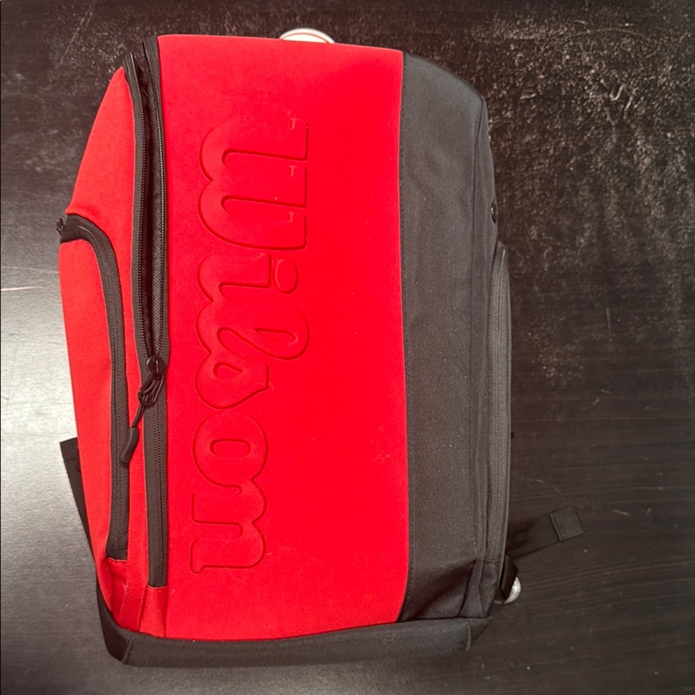 Wilson Super Tour Tennis backpack Clash v2.0. NWT